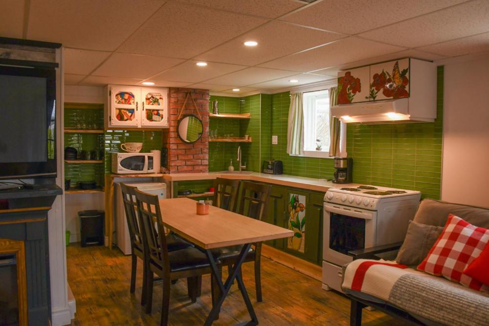 Gite Grand Moment Bed & Breakfast Cabano Eksteriør bilde