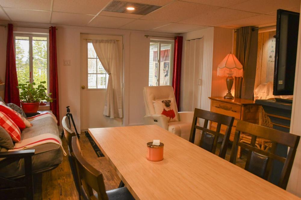 Gite Grand Moment Bed & Breakfast Cabano Eksteriør bilde
